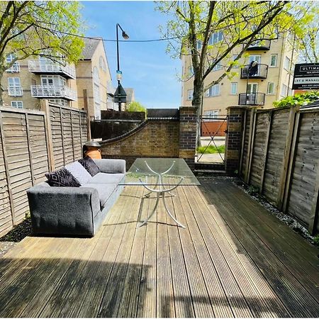 Up To 3 People, Room In A Share House With Private Garden Access Londra Exterior foto